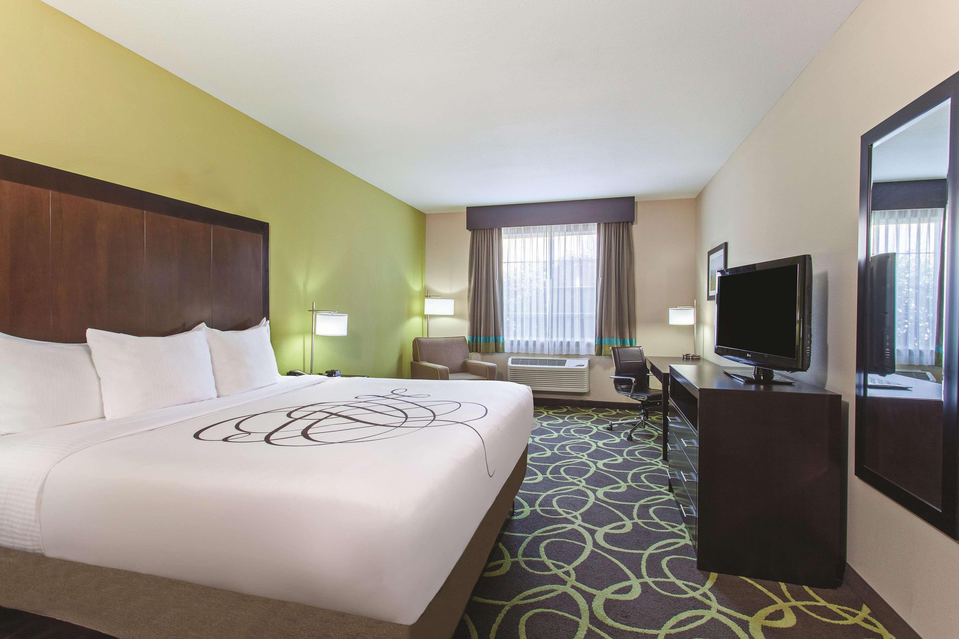 La Quinta By Wyndham Los Banos Exterior photo
